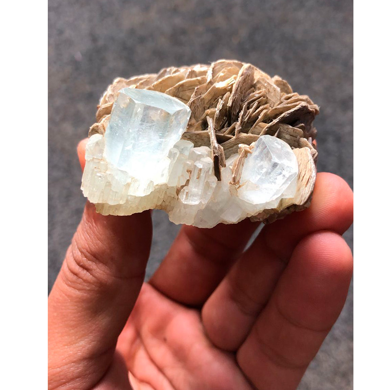 Natural Aquamarine Specimen